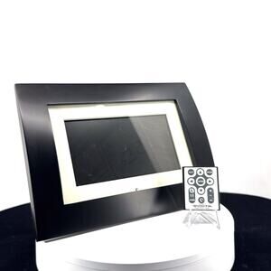 Pandigital 7" Digital Photo Frame - Display Your Memories!
